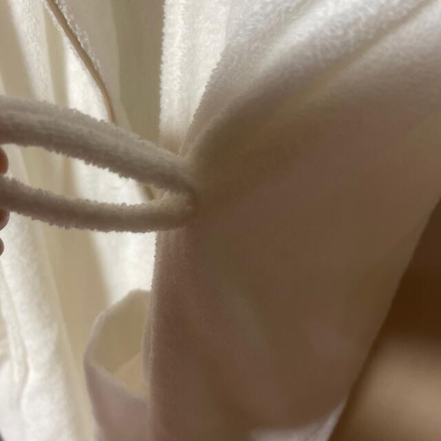 Yves Saint Laurent Beaute(イヴサンローランボーテ)の⭐️セール⭐️【新品・未使用品】バスローブ　イヴサンローラン レディースのルームウェア/パジャマ(その他)の商品写真