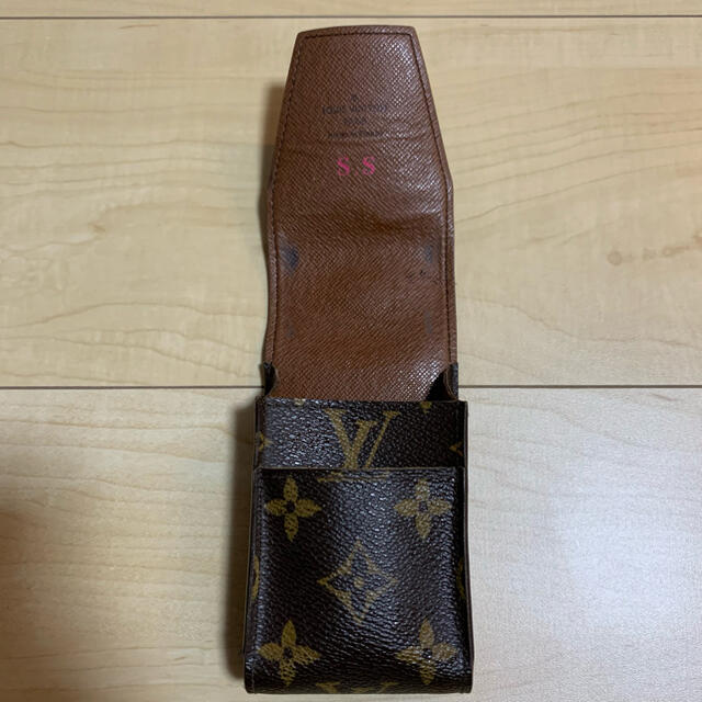 LOUIS VUITTON(ルイヴィトン)のLOUIS VUITTON ルイヴィトン  エテュイシガレット タバコケース メンズのファッション小物(タバコグッズ)の商品写真