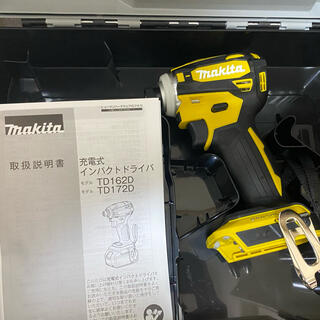 マキタ(Makita)のマキタ　インパクトドライバー　TD172D イエロー  新品未使用品！(工具/メンテナンス)