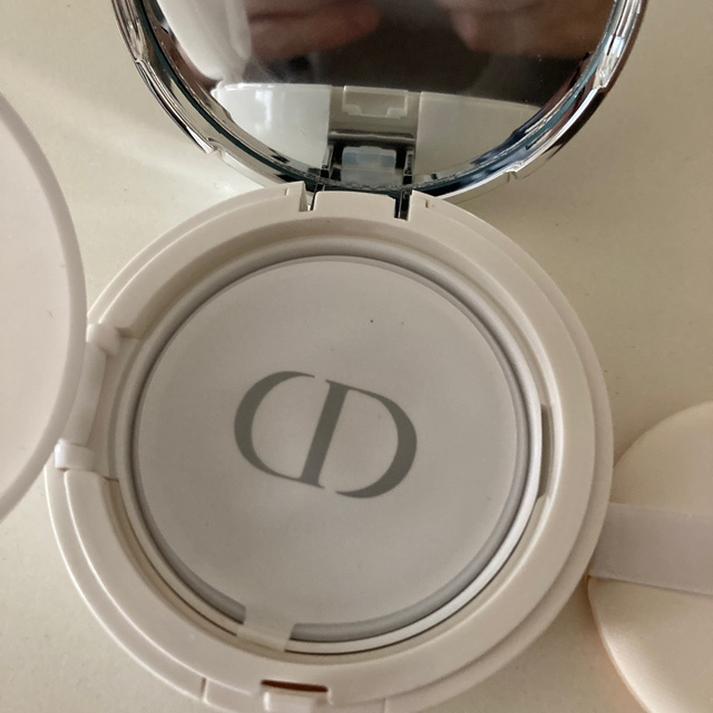 Dior(ディオール)のDiorブルームパーフェクトクッションファンデーション コスメ/美容のベースメイク/化粧品(ファンデーション)の商品写真