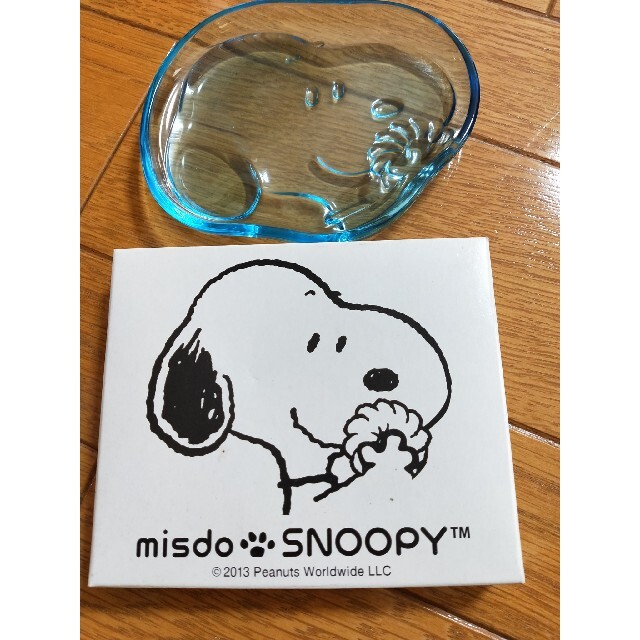 SNOOPY(スヌーピー)のミスタードーナツ　スヌーピー　ガラスプレート　水色　ミスド エンタメ/ホビーのおもちゃ/ぬいぐるみ(キャラクターグッズ)の商品写真