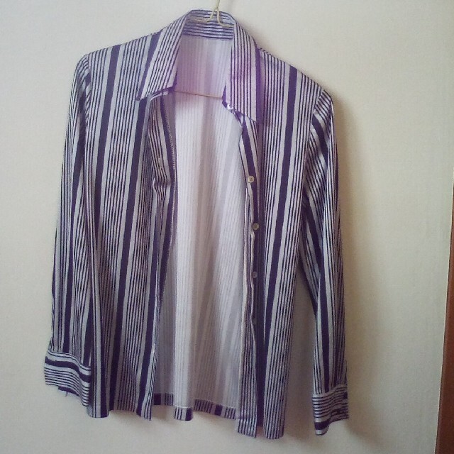 古着　シャツ　　黒×シルバー レディースのトップス(シャツ/ブラウス(長袖/七分))の商品写真