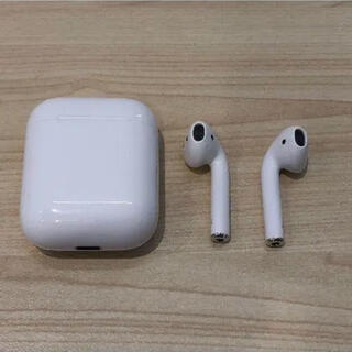 アップル(Apple)のAirPods 正規品　【第２世代】(ヘッドフォン/イヤフォン)