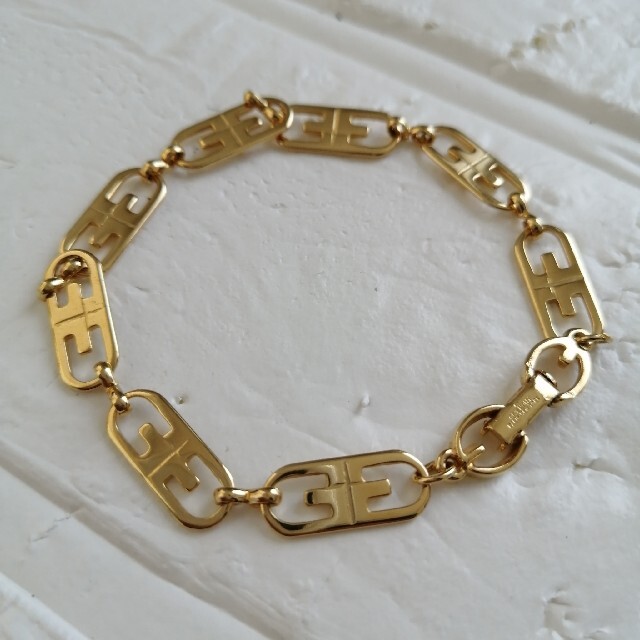 GIVENCHY - GIVENCHY ジバンシィ ゴールド色 ブレスレットの通販 by