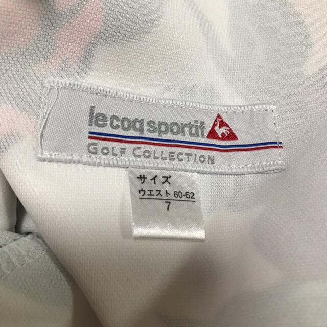 le coq sportif(ルコックスポルティフ)のルコック　ゴルフウェア　スカート　花柄　Sサイズ　白 スポーツ/アウトドアのゴルフ(ウエア)の商品写真