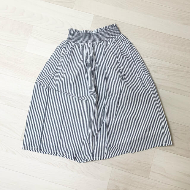 GU(ジーユー)の新品✼シャーリングストライプロングスカート120ネイビー キッズ/ベビー/マタニティのキッズ服女の子用(90cm~)(スカート)の商品写真