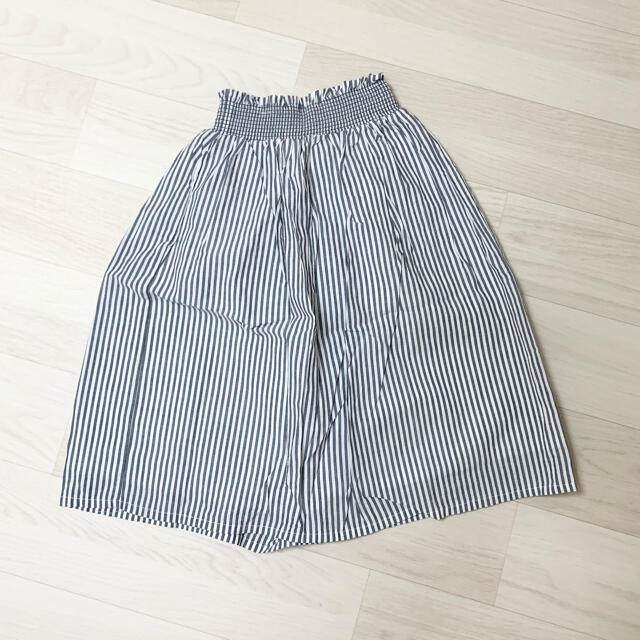 GU(ジーユー)の新品✼シャーリングストライプロングスカート120ネイビー キッズ/ベビー/マタニティのキッズ服女の子用(90cm~)(スカート)の商品写真