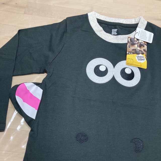 Design Tshirts Store graniph(グラニフ)のgraniph ひつじのショーンロンT 100.120 未使用 キッズ/ベビー/マタニティのキッズ服女の子用(90cm~)(Tシャツ/カットソー)の商品写真