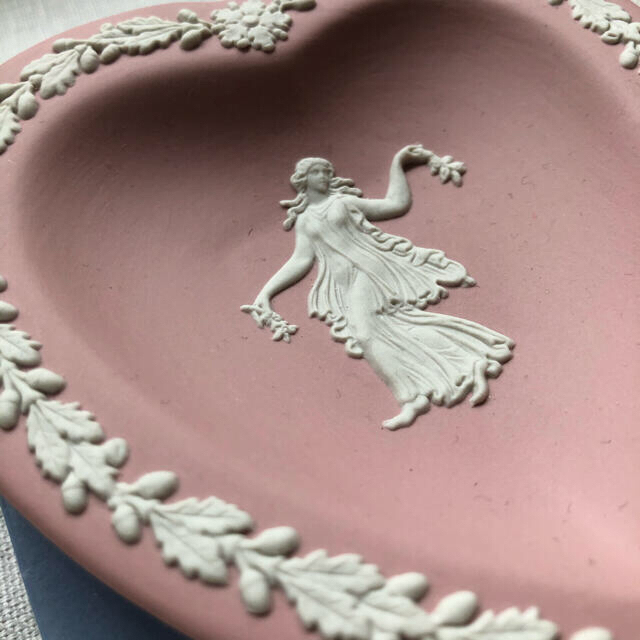 WEDGWOOD(ウェッジウッド)のウエッジウッド ハートの小皿 中古 インテリア/住まい/日用品のインテリア小物(小物入れ)の商品写真