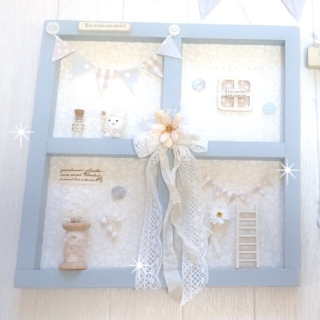 ゆみ様😊可愛いブルーの壁掛け窓枠アレンジ ハンドメイドのフラワー/ガーデン(その他)の商品写真
