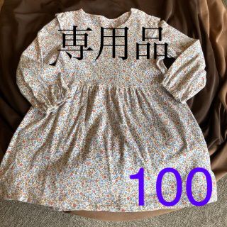 ユニクロ(UNIQLO)のUNIQLO 小花柄ワンピース👗サイズ100(ワンピース)