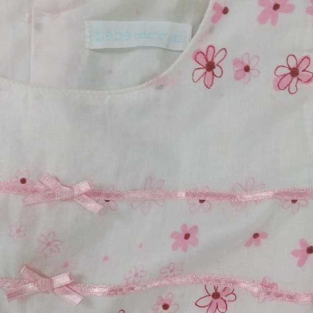 BeBe(ベベ)のbebe ワンピース 90 花柄 ピンク キッズ/ベビー/マタニティのキッズ服女の子用(90cm~)(ワンピース)の商品写真