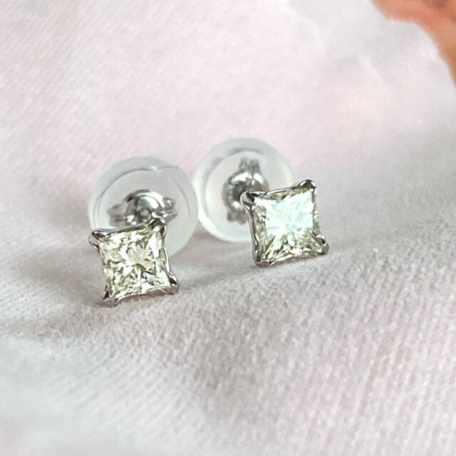 0.50ct  天然ダイヤモンド　プリンセスカット　K18WG ピアス