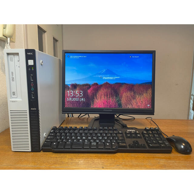 YouTubeも快適に見れます♪パソコン本体、ディスプレイ、キーボード