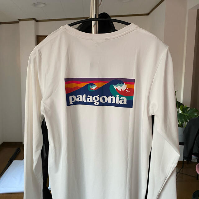 patagonia(パタゴニア)のPatagonia ロンT スイムウェア 白 ホワイト 海用 レディースのトップス(Tシャツ(長袖/七分))の商品写真