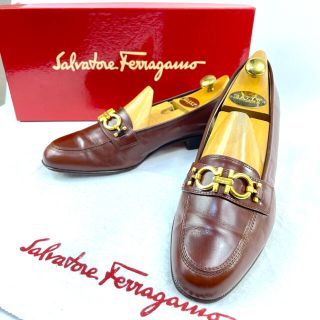 サルヴァトーレフェラガモ(Salvatore Ferragamo)の【良品】フェラガモ ガンチーニ レザー ローファー ブラウン 4ハーフ(ローファー/革靴)