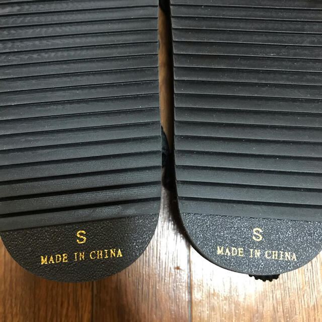 ヒラキ サンダル ブラック レディースの靴/シューズ(サンダル)の商品写真