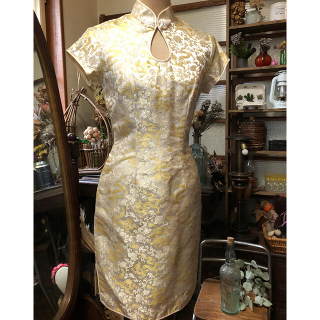 チャイナドレス  シルバー　新品　コスプレ レディースのフォーマル/ドレス(ミディアムドレス)の商品写真