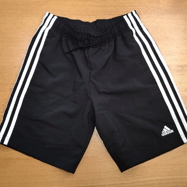 adidas(アディダス)のASCE様専用 adidas  ショートパンツ 部屋着 150cm キッズ/ベビー/マタニティのキッズ服男の子用(90cm~)(パンツ/スパッツ)の商品写真