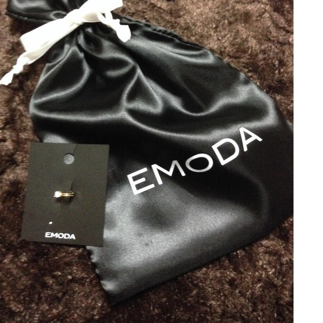 EMODA(エモダ)のEMODA  イヤーカフ♡袋付き♡ レディースのアクセサリー(イヤリング)の商品写真