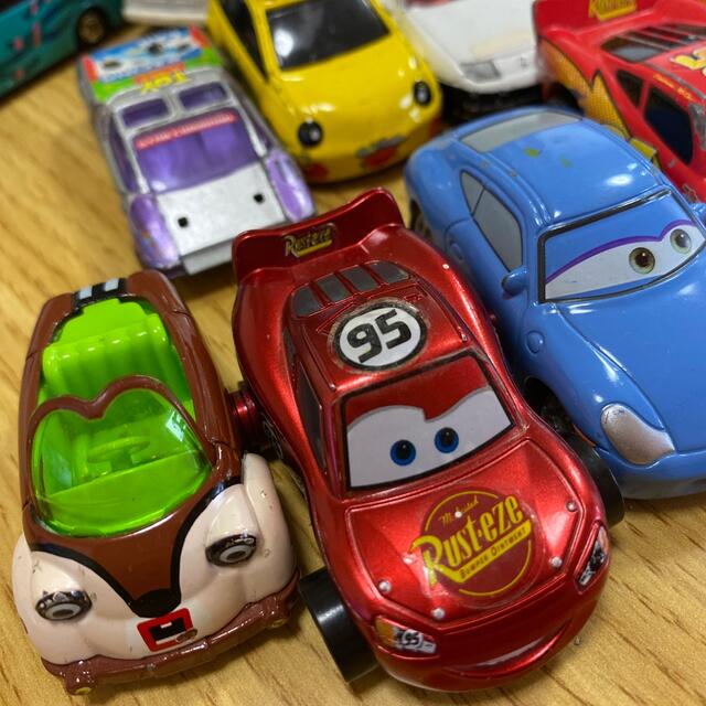 TOMMY(トミー)のTOMICA トミカ14台+おまけ4台 エンタメ/ホビーのおもちゃ/ぬいぐるみ(ミニカー)の商品写真