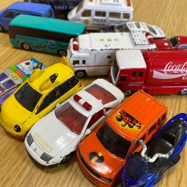 TOMMY(トミー)のTOMICA トミカ14台+おまけ4台 エンタメ/ホビーのおもちゃ/ぬいぐるみ(ミニカー)の商品写真