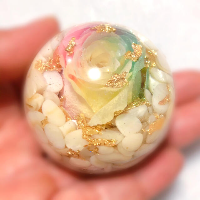 カラフルローズ❃︎ sphere オルゴナイト✨ ハンドメイドのインテリア/家具(インテリア雑貨)の商品写真