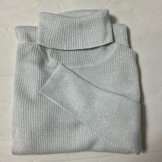 ユニクロ(UNIQLO)の美品♡UNIQLO♡ラメ入りタートルニット(ニット/セーター)