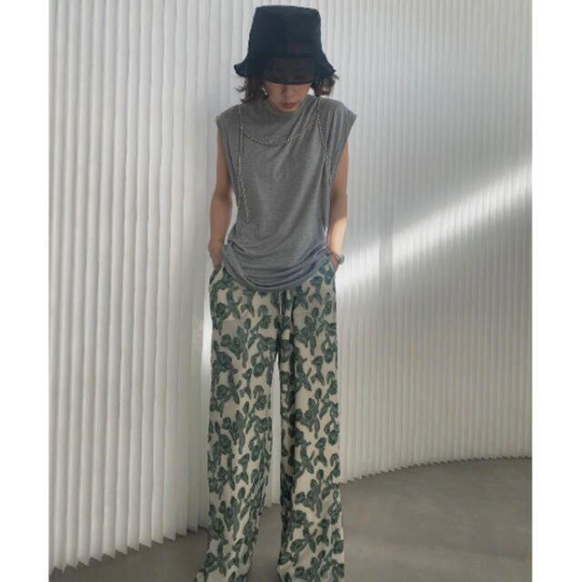 大人気完売 新品 MEDI ALICE LOOSE PANTSグリーンMパンツ