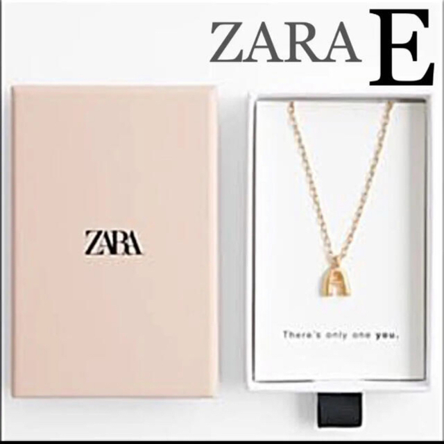 ZARA(ザラ)のZARA アルファベットネックレス　E レディースのアクセサリー(ネックレス)の商品写真