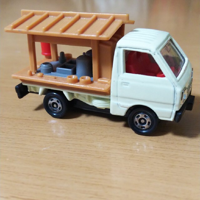 Takara Tomy(タカラトミー)のトミカ 働くトラック 中華そば ラーメン 屋台車 ミニカーコレクション  エンタメ/ホビーのおもちゃ/ぬいぐるみ(ミニカー)の商品写真