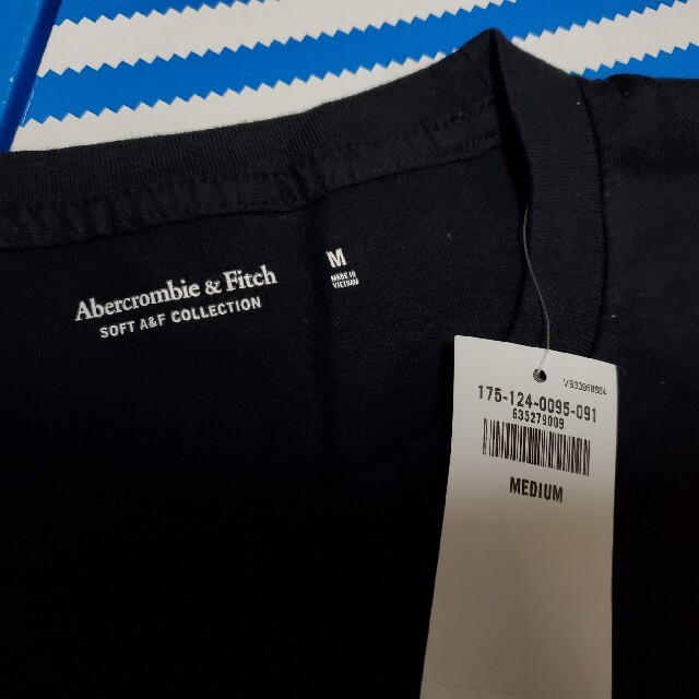 Abercrombie&Fitch(アバクロンビーアンドフィッチ)の新品　アバクロンビー＆フィッチ Abercrombie&Fitch　Tシャツ　M メンズのトップス(Tシャツ/カットソー(半袖/袖なし))の商品写真