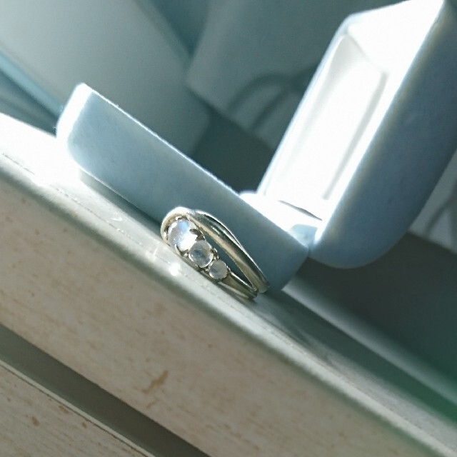 4℃(ヨンドシー)の4℃ ムーンストーン シルバーリング  デザインリング 7号　 レディースのアクセサリー(リング(指輪))の商品写真