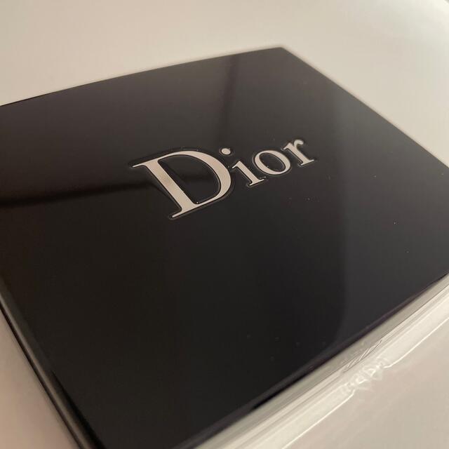 Dior サンククルールクチュール アイシャドウ 689