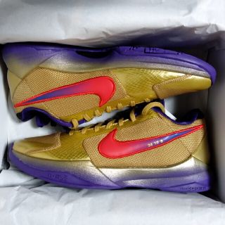 ナイキ(NIKE)のKOBE 5 PROTORO ×UNDEFEATED METALLIC GOLD(スニーカー)