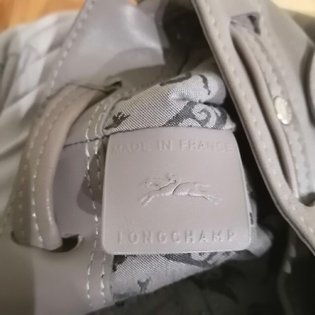 LONGCHAMP(ロンシャン)のロンシャン　ル・プリアージュ　キュイール　バックパック  グレー レディースのバッグ(リュック/バックパック)の商品写真