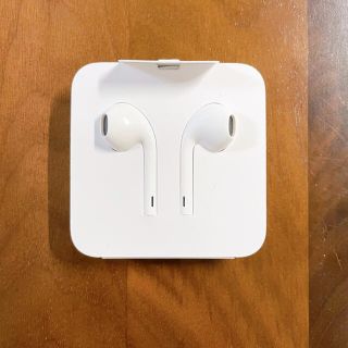 アップル(Apple)の【送料込】【未使用】Ear pods Lightning Connector(ヘッドフォン/イヤフォン)