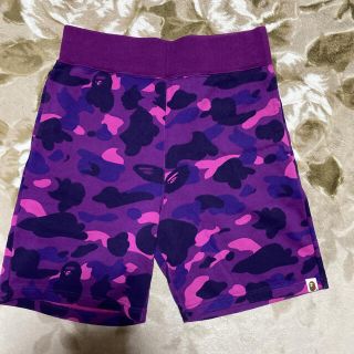 アベイシングエイプ(A BATHING APE)のAPE BAPE KAWS CAMO 紫　ハーフパンツ　ショーツ　s スウェット(ショートパンツ)