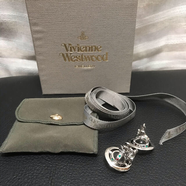 VivienneWestwood 旧タイニーオーブピアス | フリマアプリ ラクマ