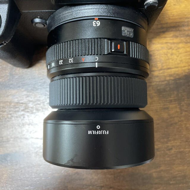 富士フイルム(フジフイルム)の【極美品】GF 63mm F2.8 R WR FUJIFILM スマホ/家電/カメラのカメラ(レンズ(単焦点))の商品写真