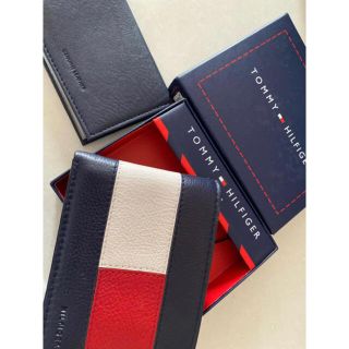 トミーヒルフィガー(TOMMY HILFIGER)の超レア品★Tommy Hilfiger大人気のビッグロゴ二つ折りレザーウォレット(折り財布)