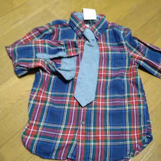 エイチアンドエム(H&M)のネクタイつき チェックシャツ /キッズ/122ｻｲｽﾞ/6-7歳くらい 新品(Tシャツ/カットソー)