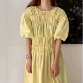 ザラ(ZARA)の大人気　パフスリーブワンピース　夏服　韓国　ワンピース　黄(ロングワンピース/マキシワンピース)