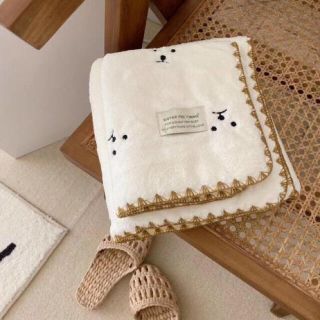 ⭐︎新品　クマ　刺繍　ファーケット　ブランケット　ベア　布団　2枚セット(おくるみ/ブランケット)