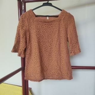 マジェスティックレゴン(MAJESTIC LEGON)の★お値下げ★MAJESTIC LEGON カットソー  花刺繍 ブラウン(カットソー(半袖/袖なし))