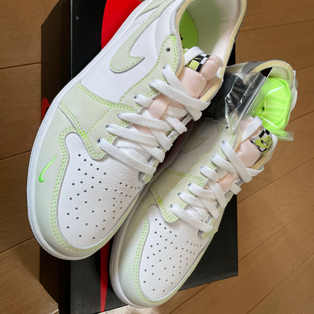 NIKE(ナイキ)のエアジョーダン 1 LOW OG Ghost Green メンズの靴/シューズ(スニーカー)の商品写真