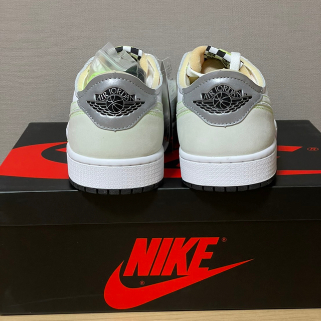 NIKE(ナイキ)のNIKE AIR JORDAN 1 LOW OG "GHOST GREEN" メンズの靴/シューズ(スニーカー)の商品写真