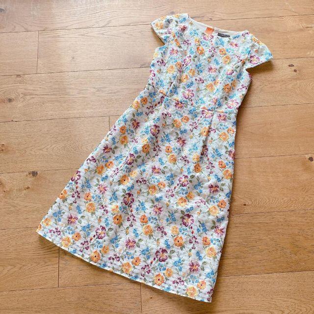 TOCCA(トッカ)の新品　トッカ　ドレス　ワンピース　刺繍　オレンジ系　サイズ0　4803 レディースのワンピース(ひざ丈ワンピース)の商品写真