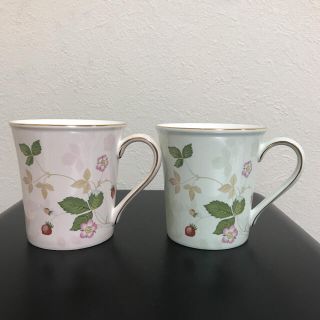 ウェッジウッド(WEDGWOOD)のウェッジウッド　ワイルドストロベリー　ペアマグカップ　期間限定お値下げ！(グラス/カップ)