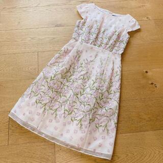 トッカ(TOCCA)の新品　トッカ　ワンピース　ドレス　花刺繍　サイズ0　4759(ひざ丈ワンピース)